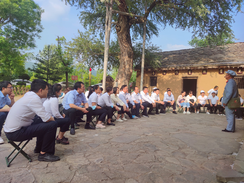 公司組織黨員干部赴照金革命根據(jù)地開展黨史教育主題活動