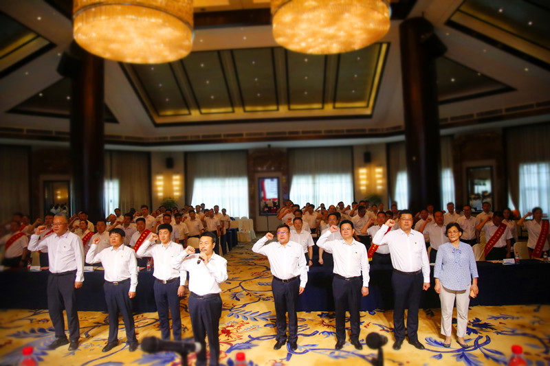 公司召開慶祝中國共產(chǎn)黨成立100周年“兩優(yōu)一先”表彰大會(huì)暨“頌歌獻(xiàn)給黨 奮斗新征程”職工文藝匯演