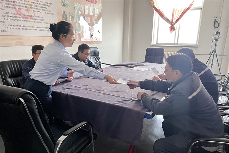 神木分公司曹家灘運營中心:“青”力而為,崗位顯擔(dān)當(dāng)1.png 神木分公司曹家灘運營中心:“青”力而為,崗位顯擔(dān)當(dāng)1.png