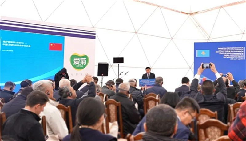 陜煤集團在哈薩克斯坦(北哈州)—中國(陜西)經貿合作懇談會上發言1.jpg 陜煤集團在哈薩克斯坦(北哈州)—中國(陜西)經貿合作懇談會上發言1.jpg