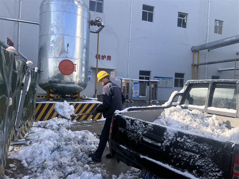 神木分公司:初雪不約而至,“保供”從容有序5.png