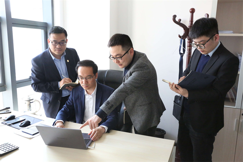 02.新型能源公司“科學家+工程師”隊伍.jpg 02.新型能源公司“科學家+工程師”隊伍.jpg